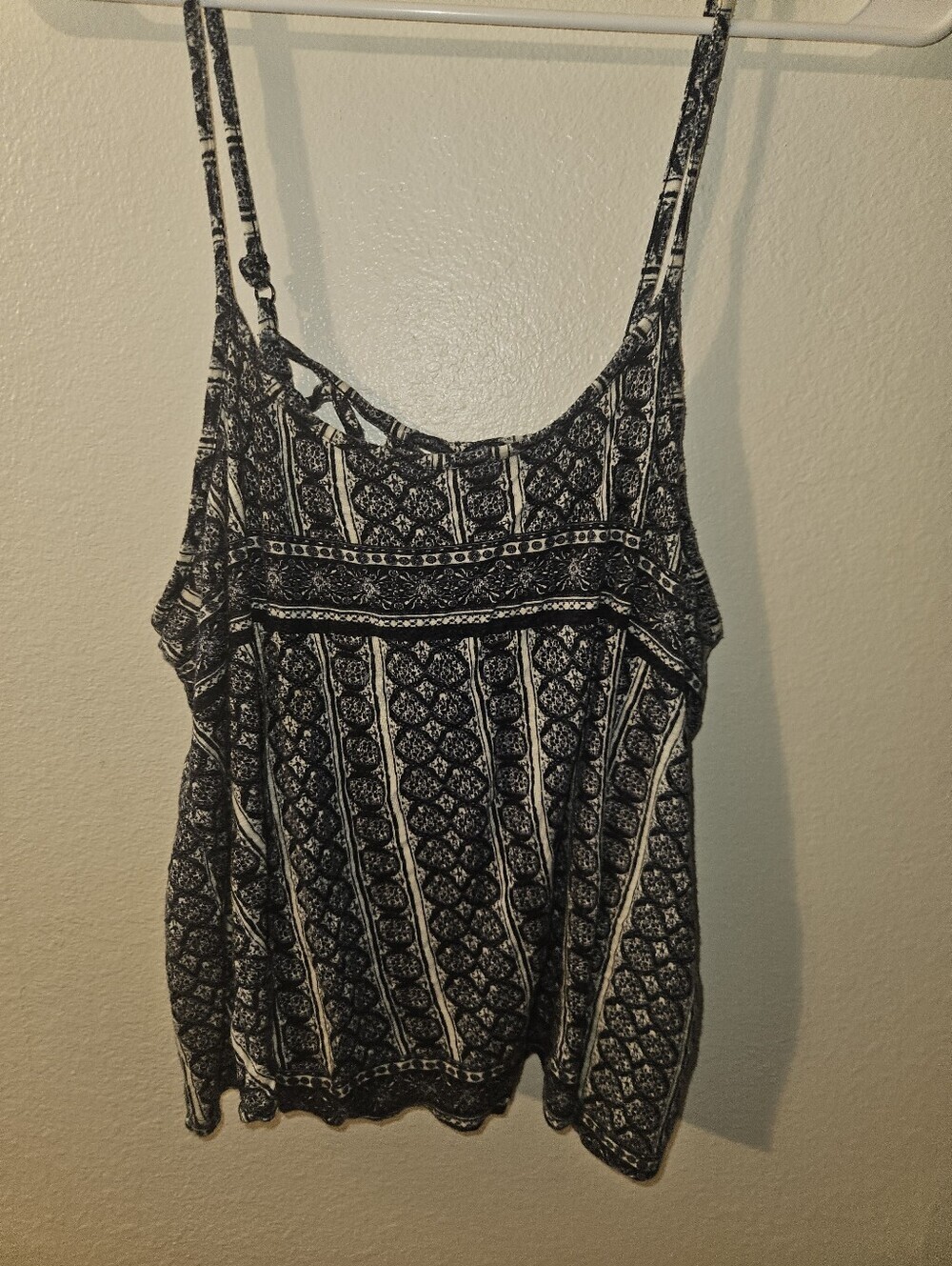 Forever 21 Womans Cropped Tank Top Size L